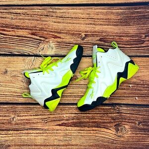2013’ Reebok Kamikaze II “Glow In Dark”
